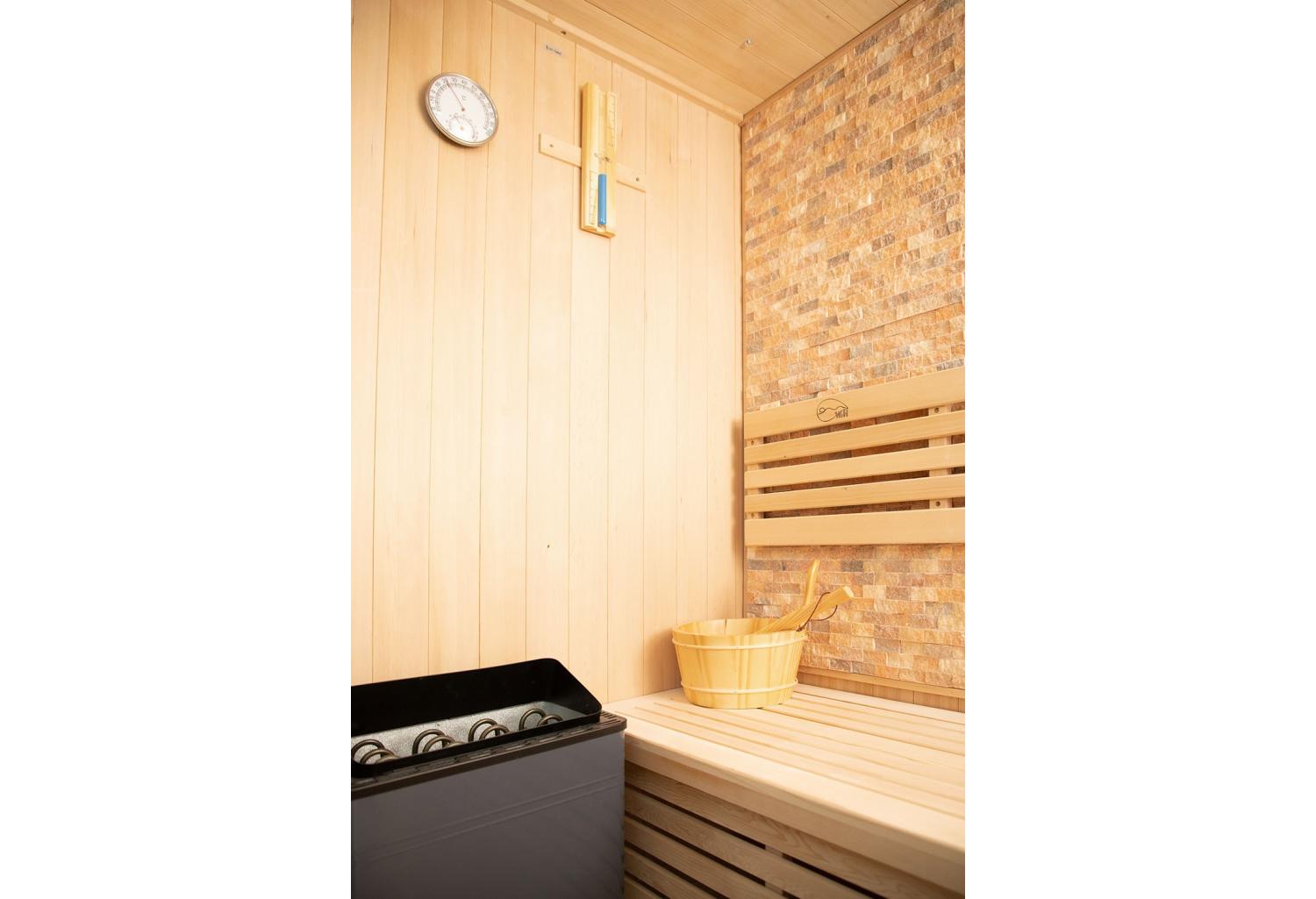 Premium Finnische Sauna AX-001A